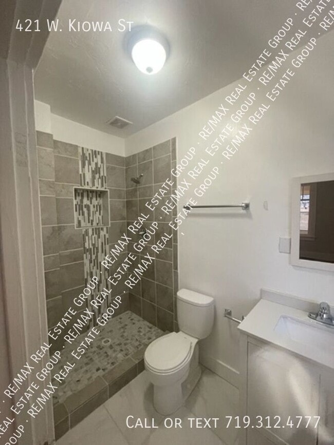 Photo - 421 W Kiowa St
