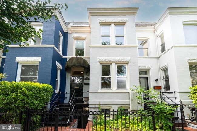Building Photo - 128 Thomas St NW Rental