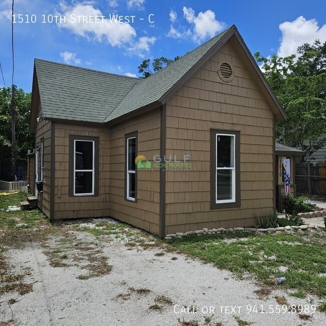 Photo - 1510 10th St W