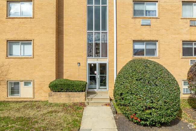 Entrance - Park Lane East