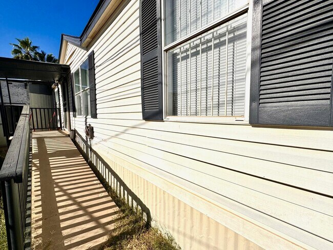 Photo - 4412 Los Martinez Dr