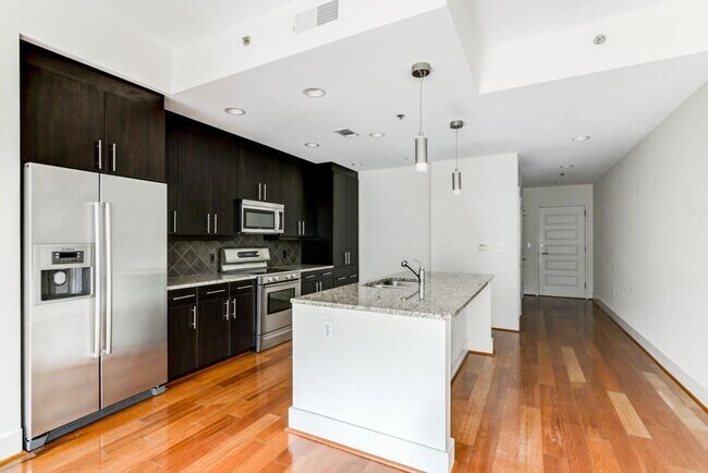 Photo - 1080 Peachtree St NE Unit 604