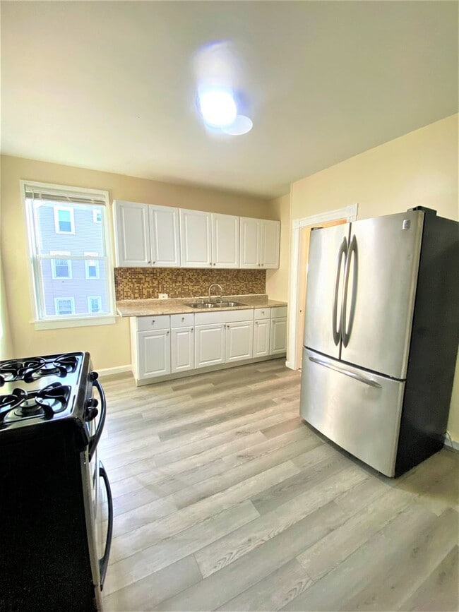 Photo - 124 Harold St Unidad 2