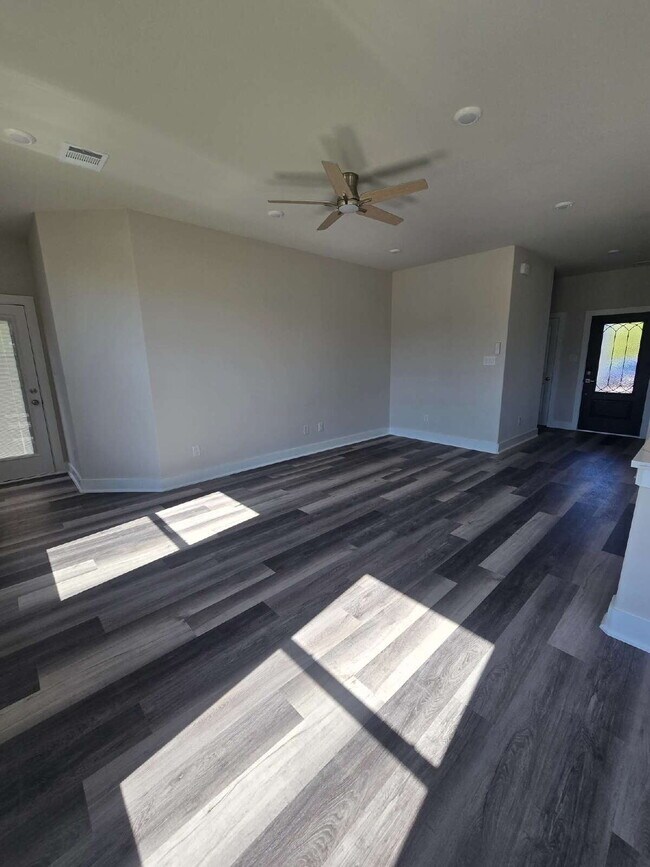 Photo - "New 3-Bed Oasis with Quartz Finishes and Modern Look!