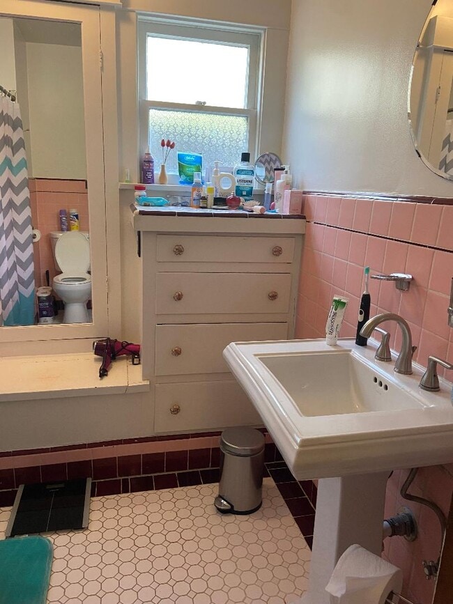 Photo - 1618 Micheltorena St