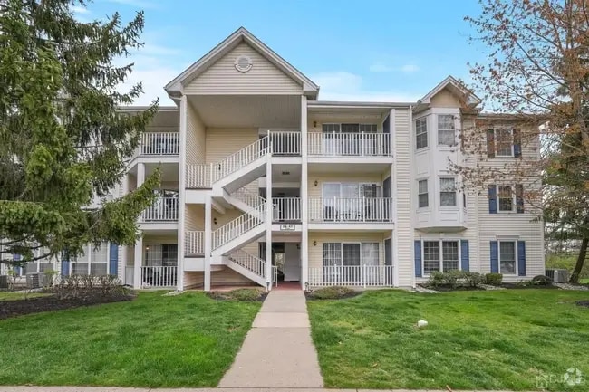 Building Photo - 45 Amethyst Way Unit Franklin Park 2 Bed Condo