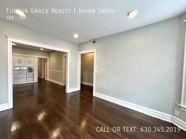 Photo - 910 W Addison St Unit #1F