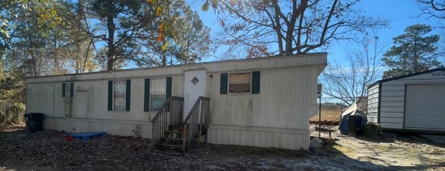Building Photo - Rent this 2 Bedroom, 1 Bath home in Aiken!