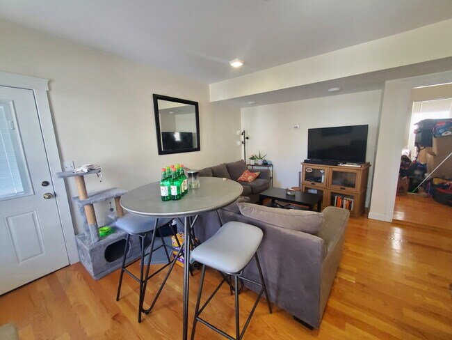 Photo - 21 Weitz St Unit U2