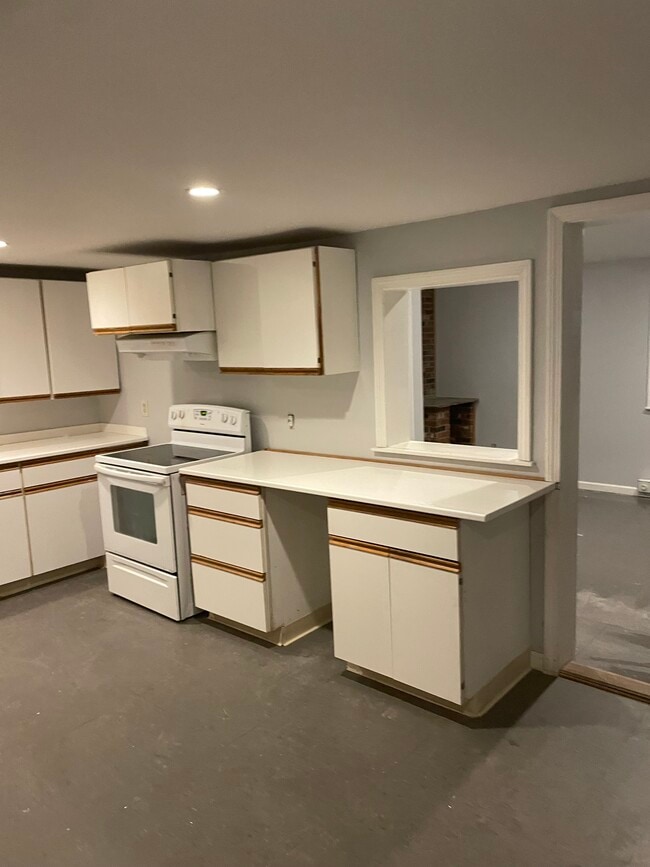 Photo - 78 Race St Unit Spacious 3 bd  Bristol