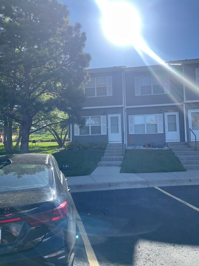 Building Photo - Townhouse for rent 2 bed 1.5 bath Castle Rock Co