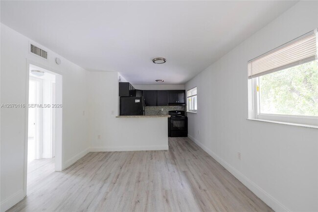 Photo - 1091 SW 4th St Unit 2