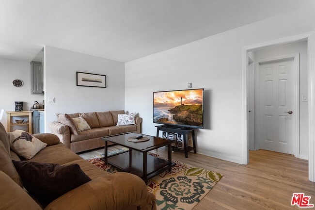 Photo - 2002 4th St Unit 312