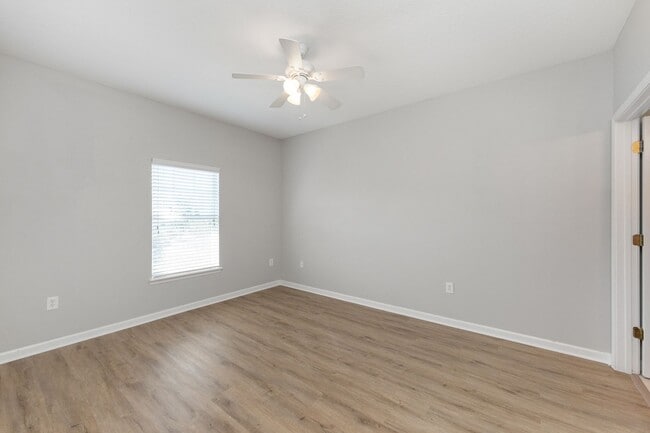 Photo - 8226 Green Parrot Rd