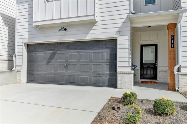 Photo - 217 Rockfern Ter