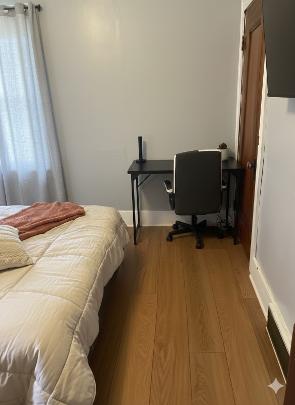 Photo - 325 Voorheis St