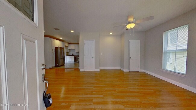 Photo - 1844 Thacker Ave