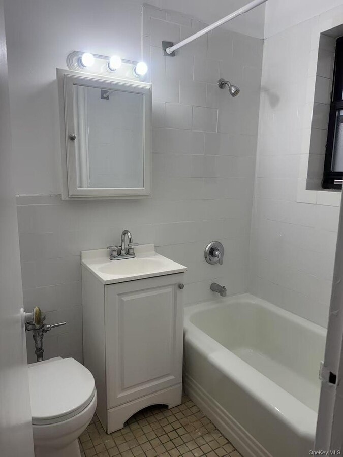 Photo - 30-98 Crescent St Unidad 2A