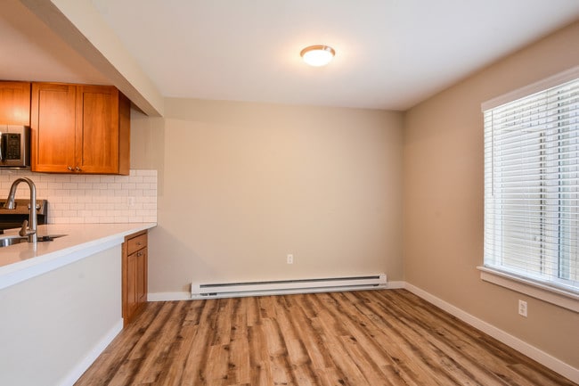 Photo - Sunset Shores Apartments