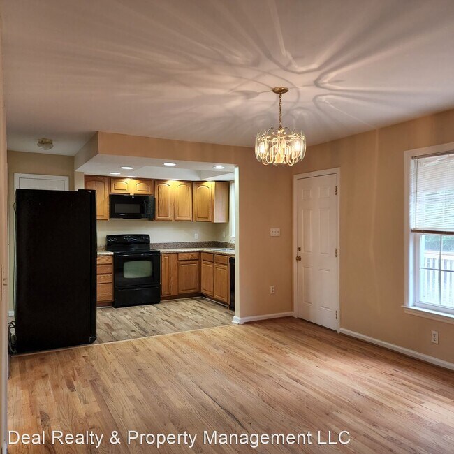 3 br, 2 bath House - 2504 Sanderford Rd - 3 br, 2 bath House - 2504 Sanderford Rd