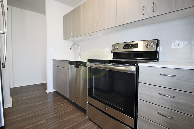 Photo - 1144 N Dearborn St