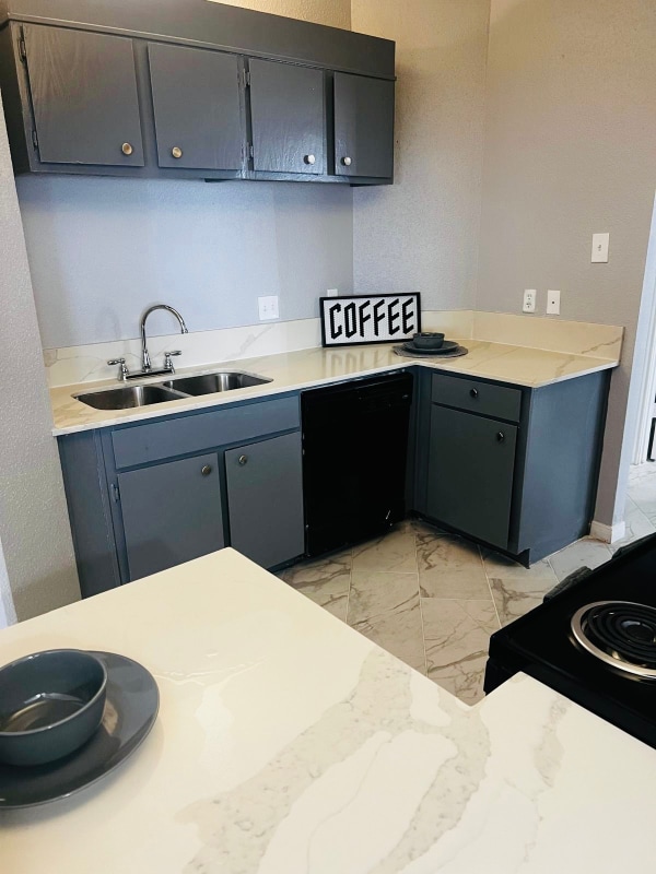 Photo - 5655 Glenmont Dr Unit 416