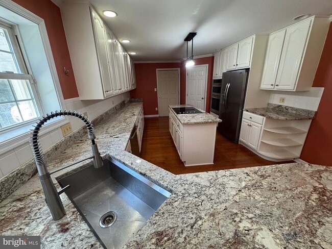 Photo - 317 W Seminary Ave