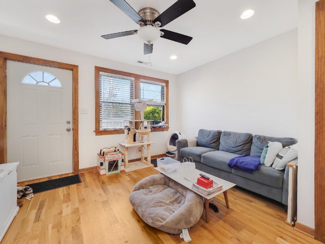 Photo - 1148 W Belmont Ave House
