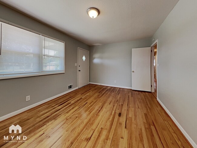 Photo - 207 Britt St