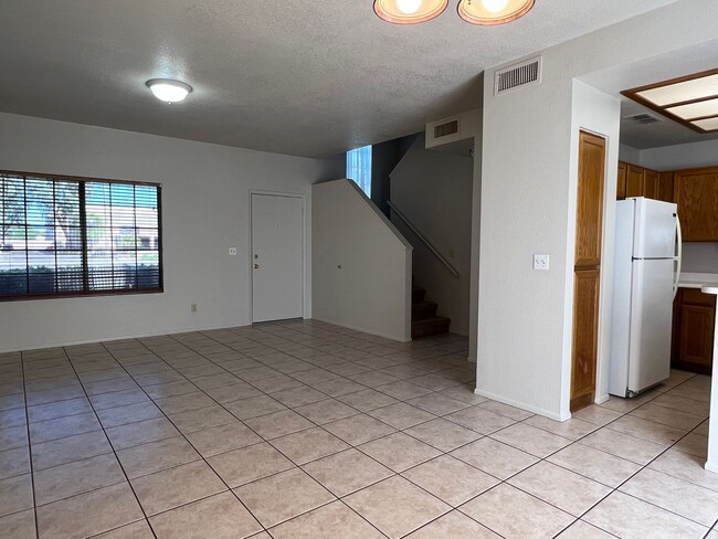 Photo - Chandler Townhouse 2 Bed & 1.5 Bath - 2 St...