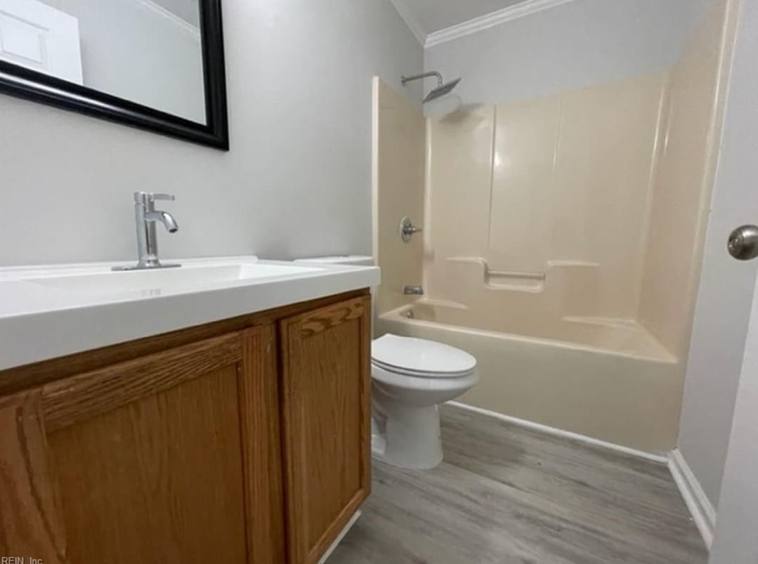 Photo - 301 W 31st St