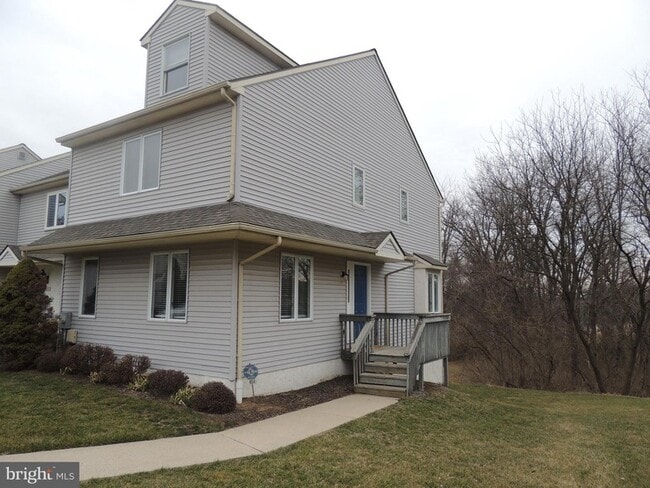 Photo - 404 Pinebrooke Cir