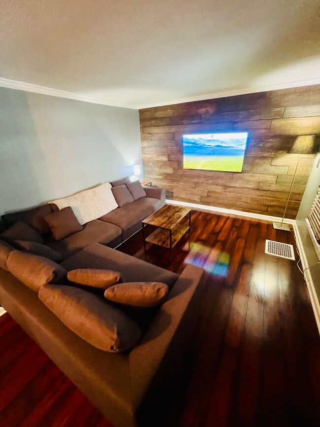 Photo - 5605 River Rd Unidad Modern Luxury with Scenic Views.