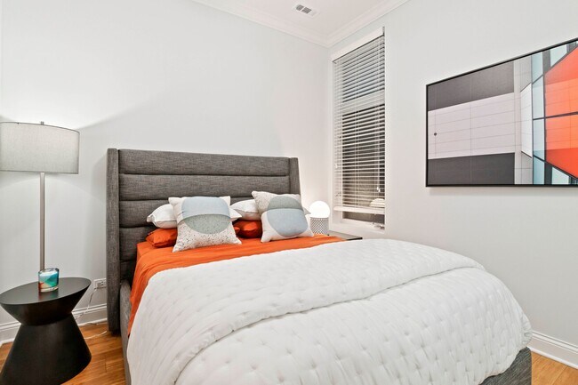 Photo - 1056 W Washington Blvd