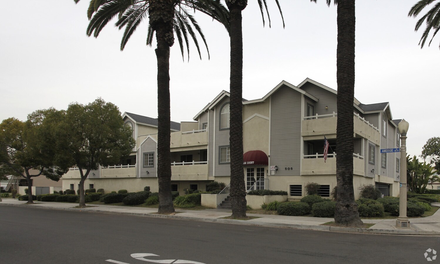 Palm Court Apartments - Palm Court Apartments