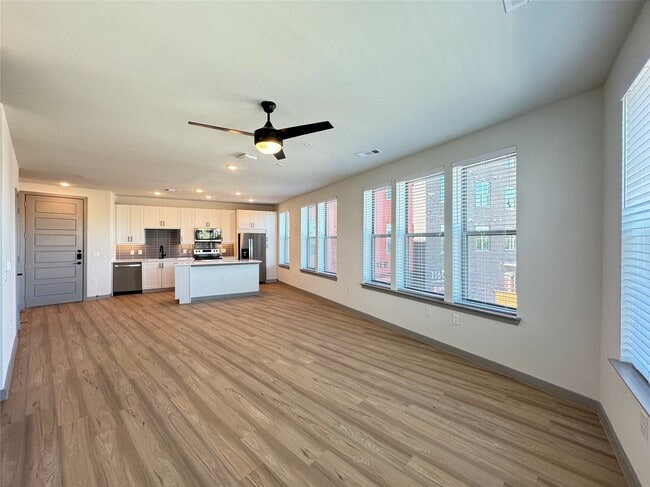 Building Photo - 11604 Stonehollow Dr Unit A14.335 Rental