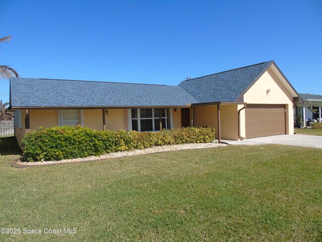 Photo - 450 Roosevelt Ave