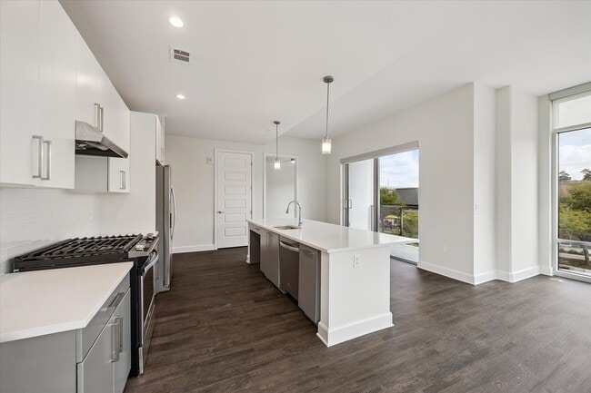 Photo - 2000 Hughes Landing Blvd Unit 339