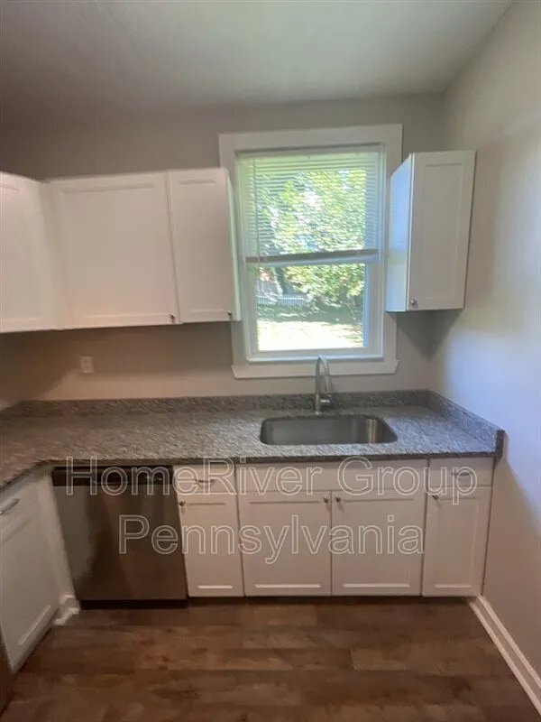 10 Oakwood Rd