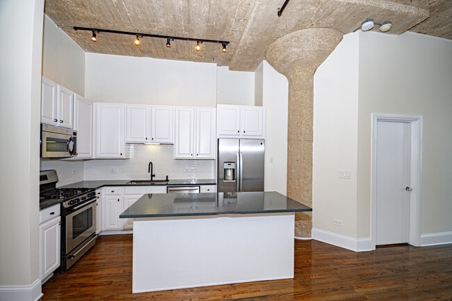 Photo - 758 N Larrabee St Unit 816