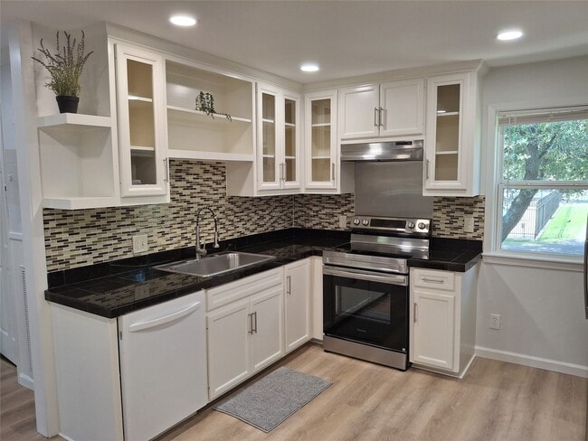 Photo - 1209 Herkimer St