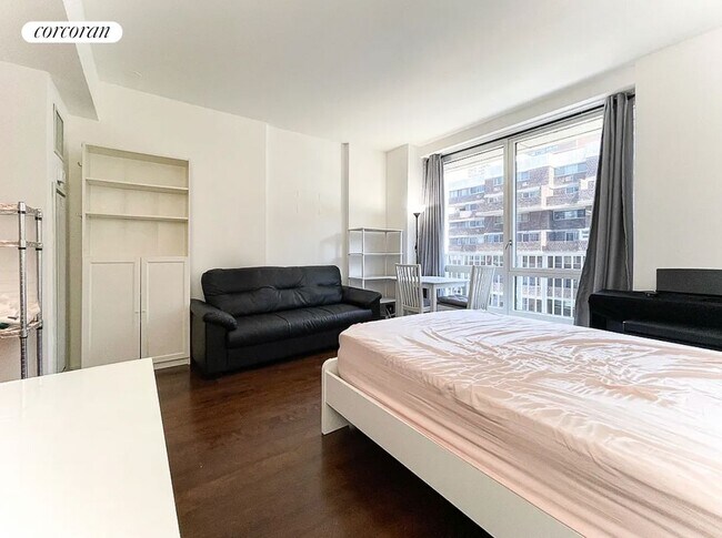 Photo - 340 E 23rd St