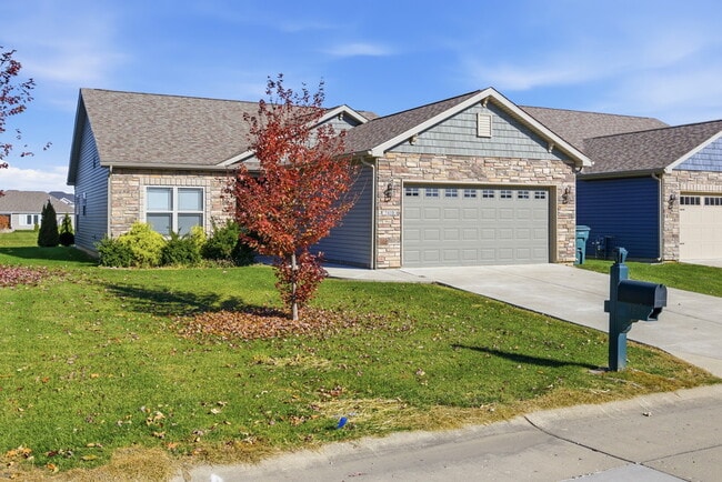 Photo - 3410 Monument Dr