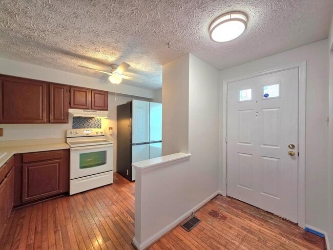 Photo - 8568 Koluder Ct