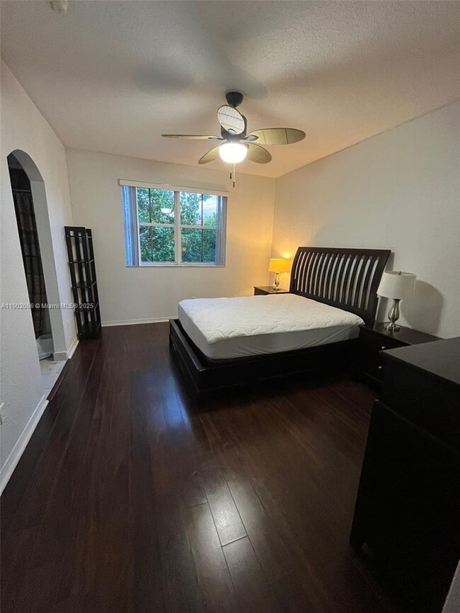 Photo - 4932 Tradewinds Ter