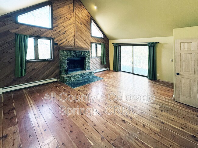 Photo - 684 Southpark Rd