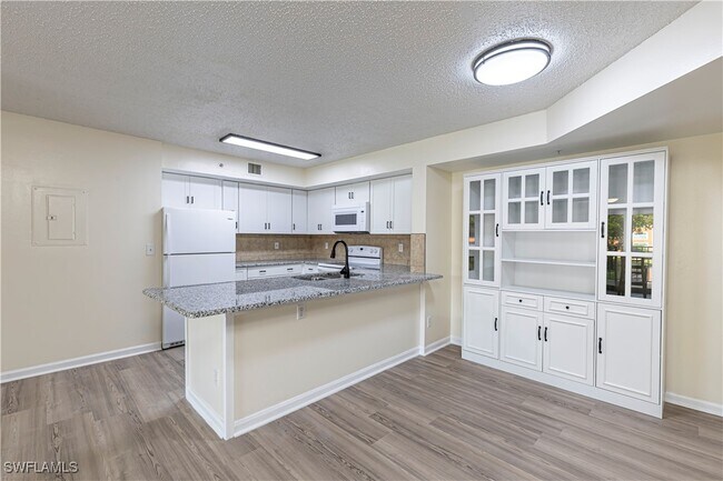 Photo - 1275 Wildwood Lakes Blvd Unidad 203