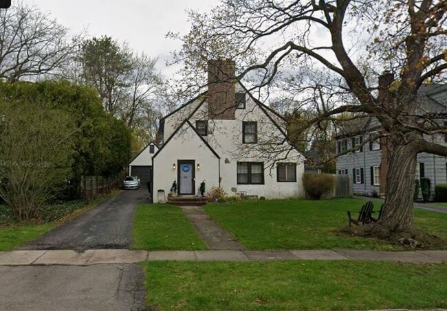 Building Photo - 250 San Gabriel Dr