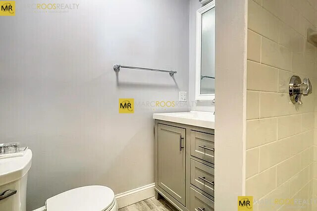 Photo - 1588 Cambridge St