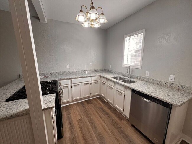 Photo - 1521 S State St Unit A